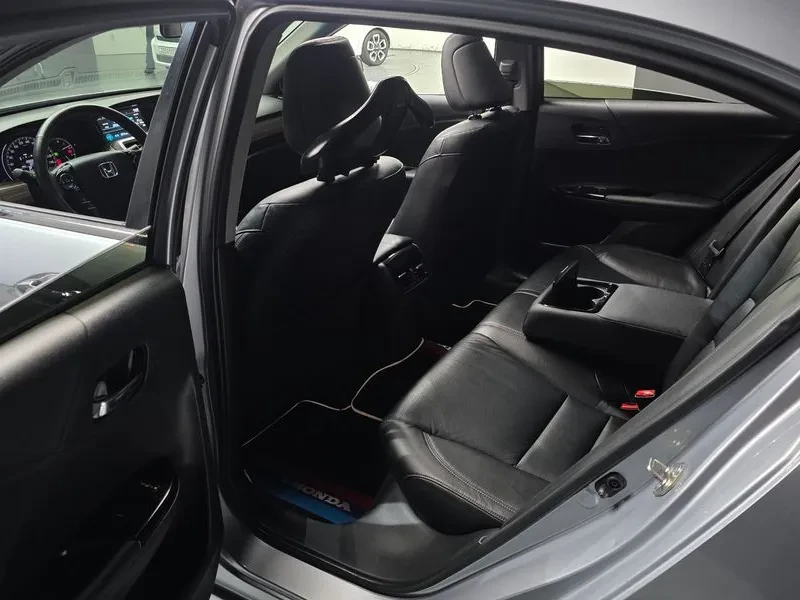 Honda Accord 2.4 , снимка 11 - Автомобили и джипове - 55207332