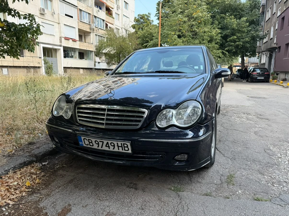 Mercedes-Benz 220, снимка 1