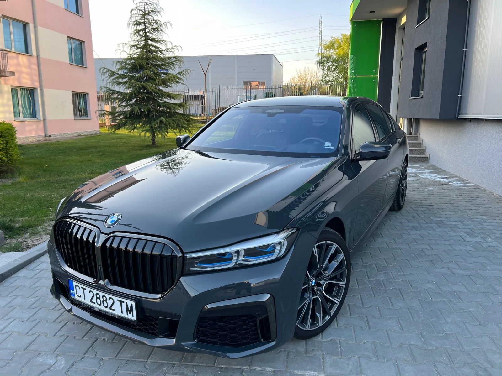 BMW 740 x-Drive* Full M-Pack* Head-up* 360 Cam* DravitGrey - изображение 4