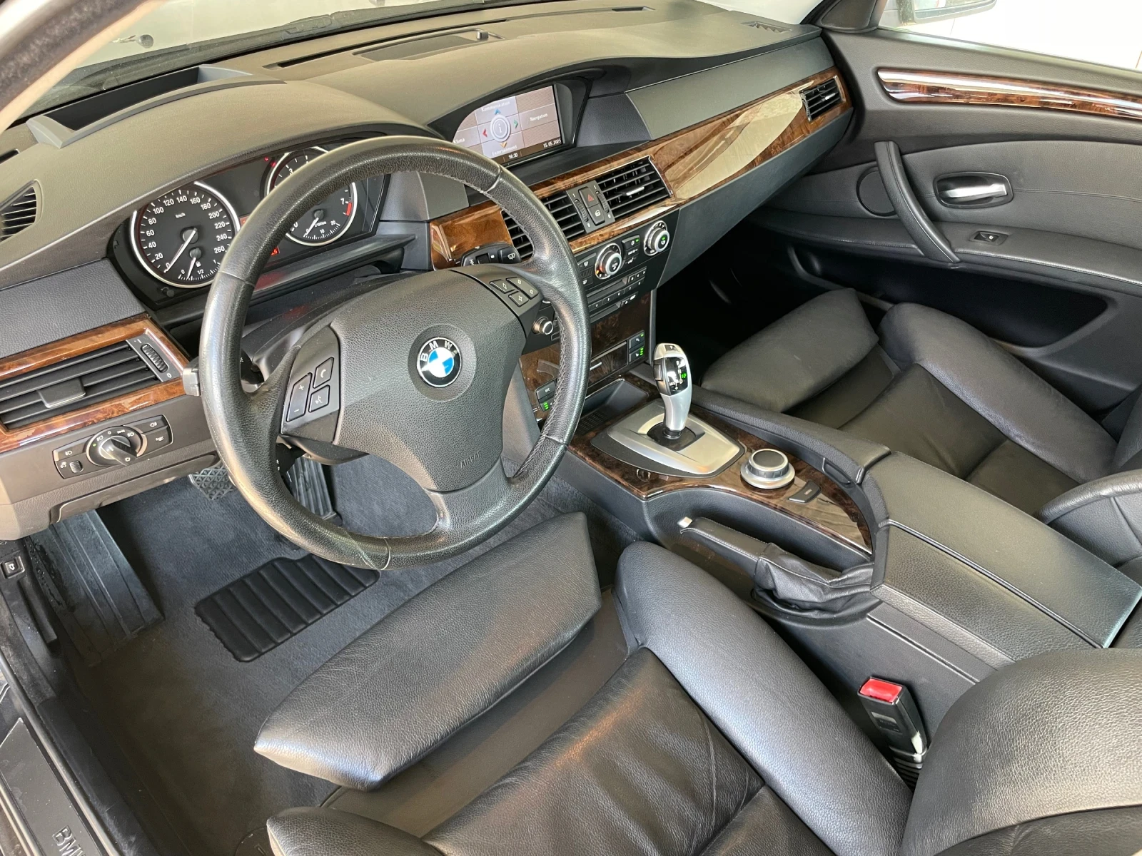BMW 525 FACE/HEAD UP/КОЖА/NAVI/СЕРВИЗНА ИСТОРИЯ - изображение 7