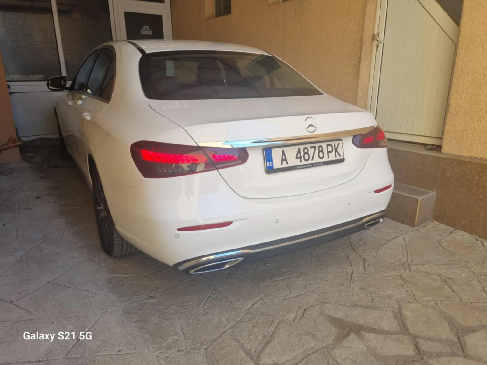 Mercedes-Benz E 200  - изображение 2