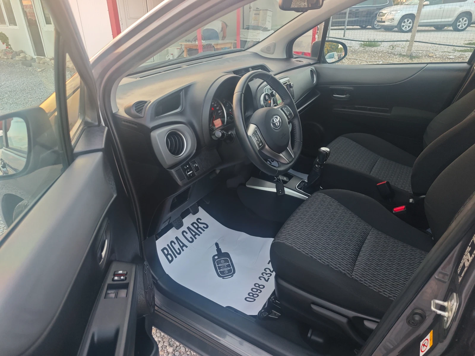 Toyota Yaris 1.33i  - изображение 8