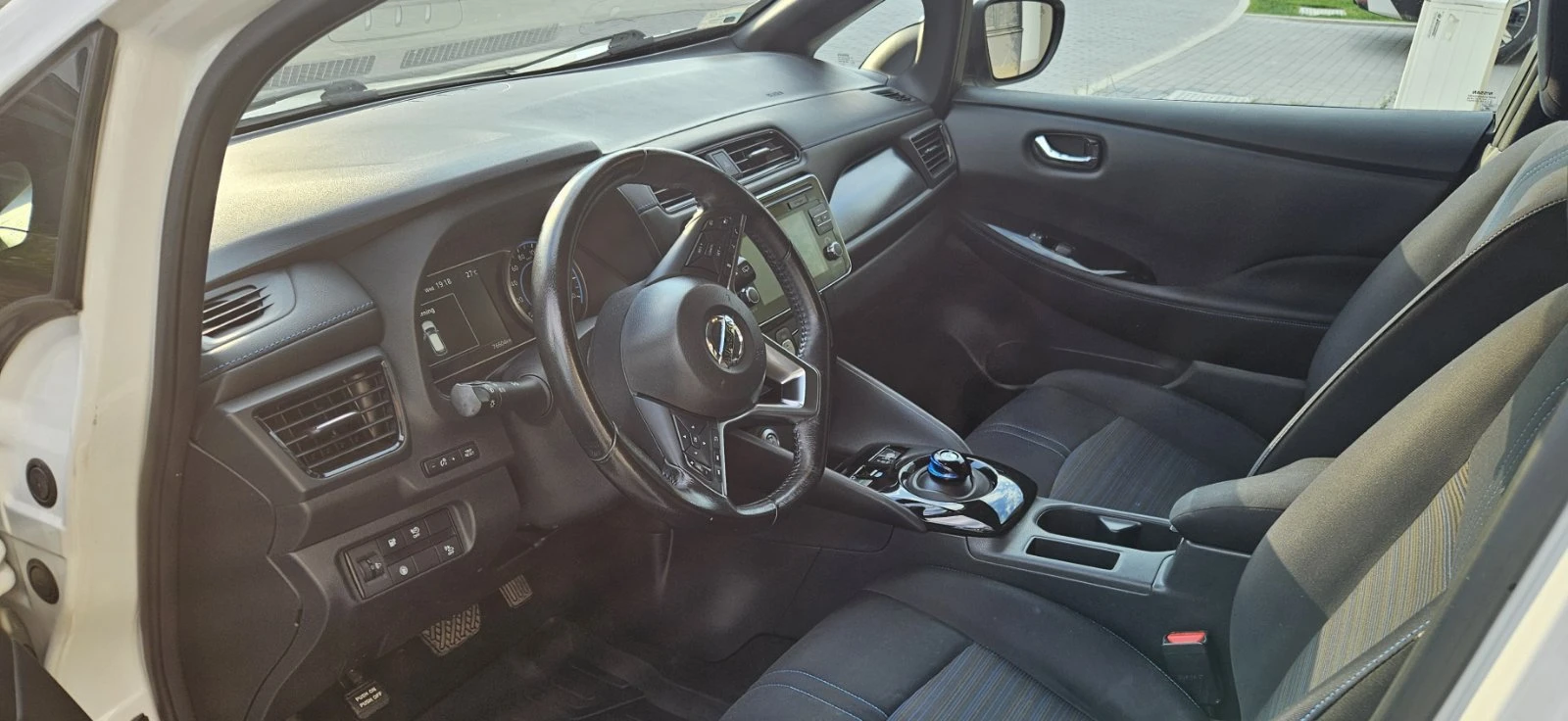Nissan Leaf  40kw Acenta - изображение 4