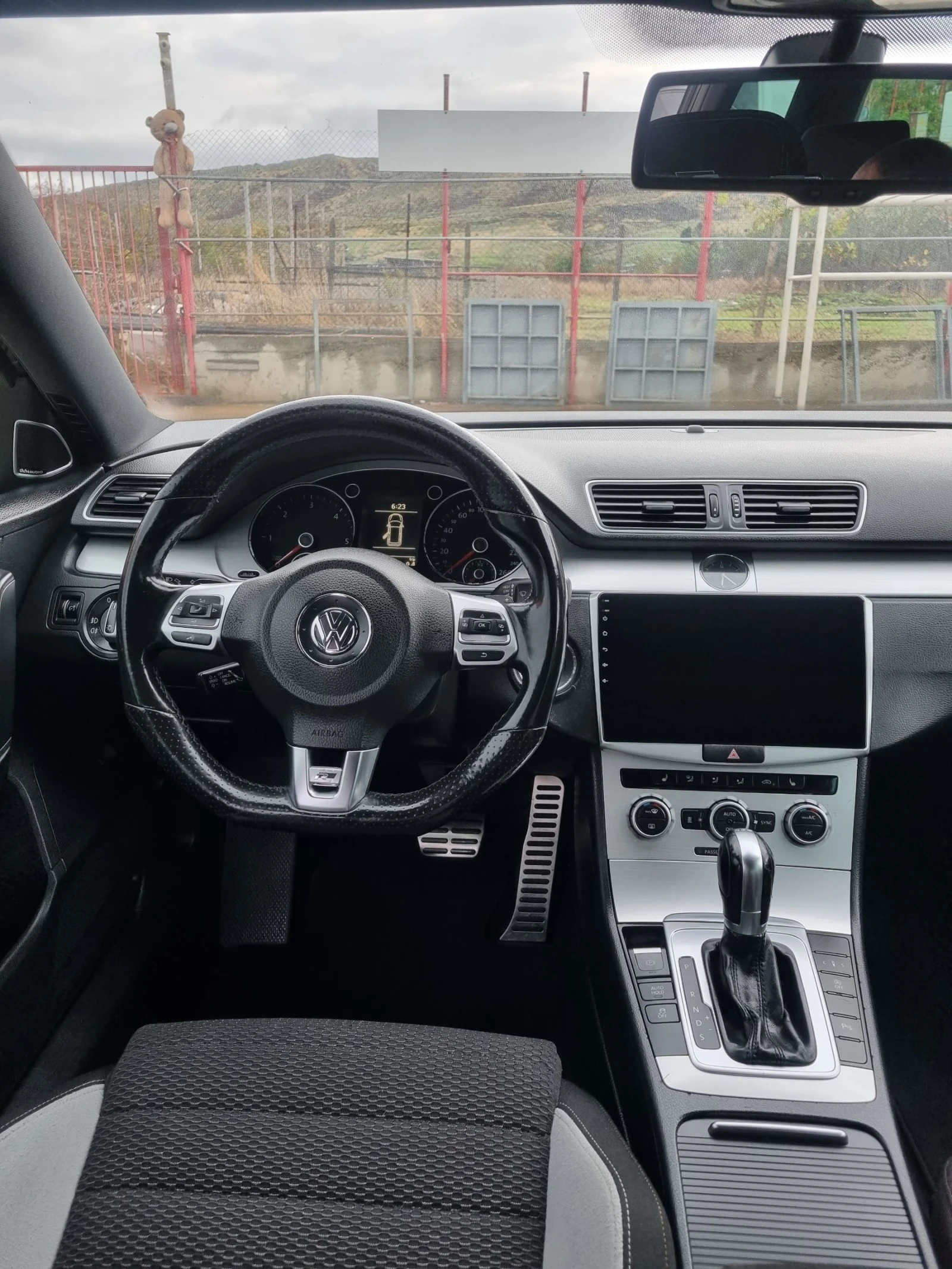 VW Passat 2.0tdi 140.  R-line ! DSG ! | Mobile.bg   13