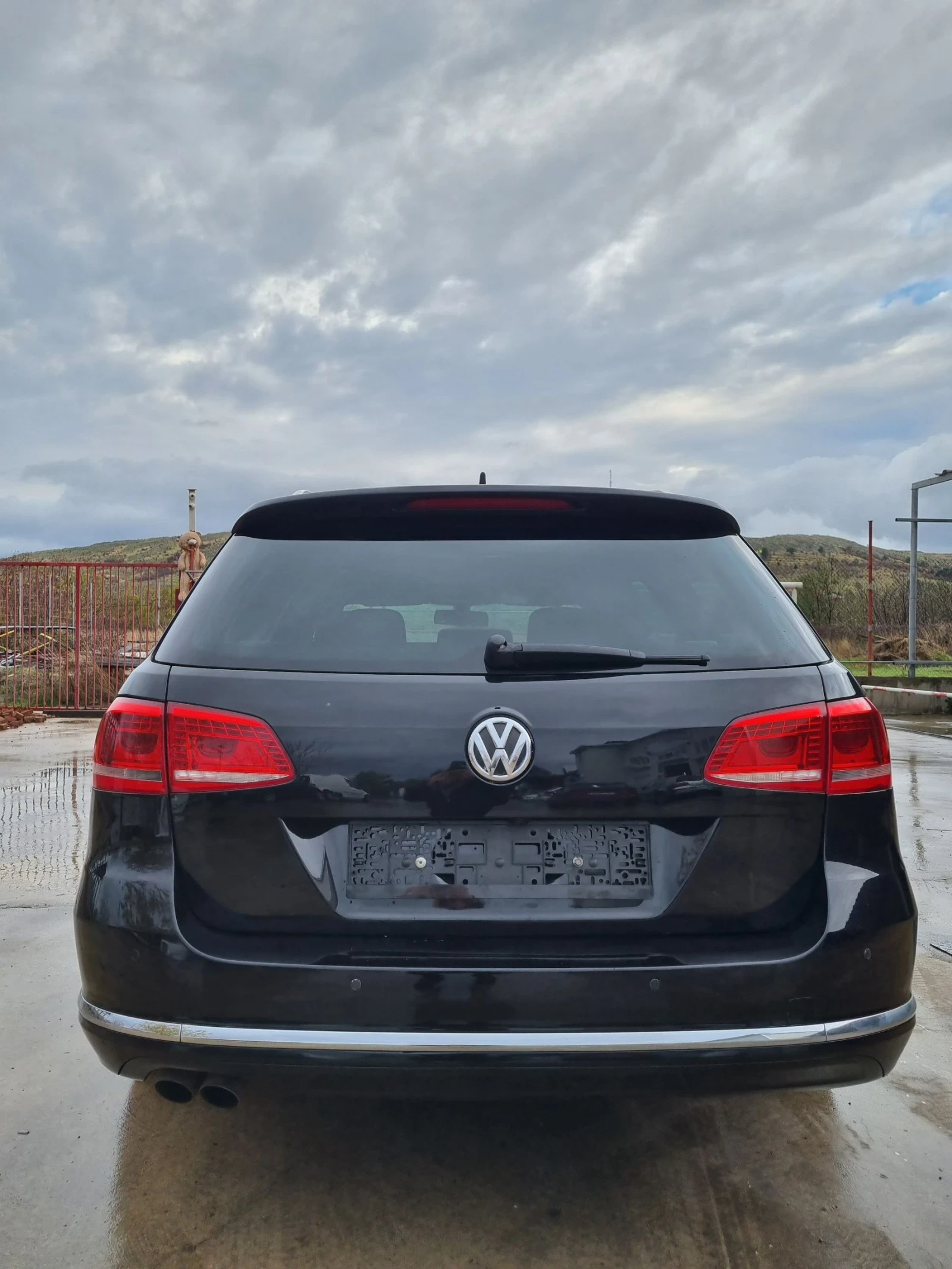 VW Passat 2.0tdi 140.  R-line ! DSG ! | Mobile.bg   8