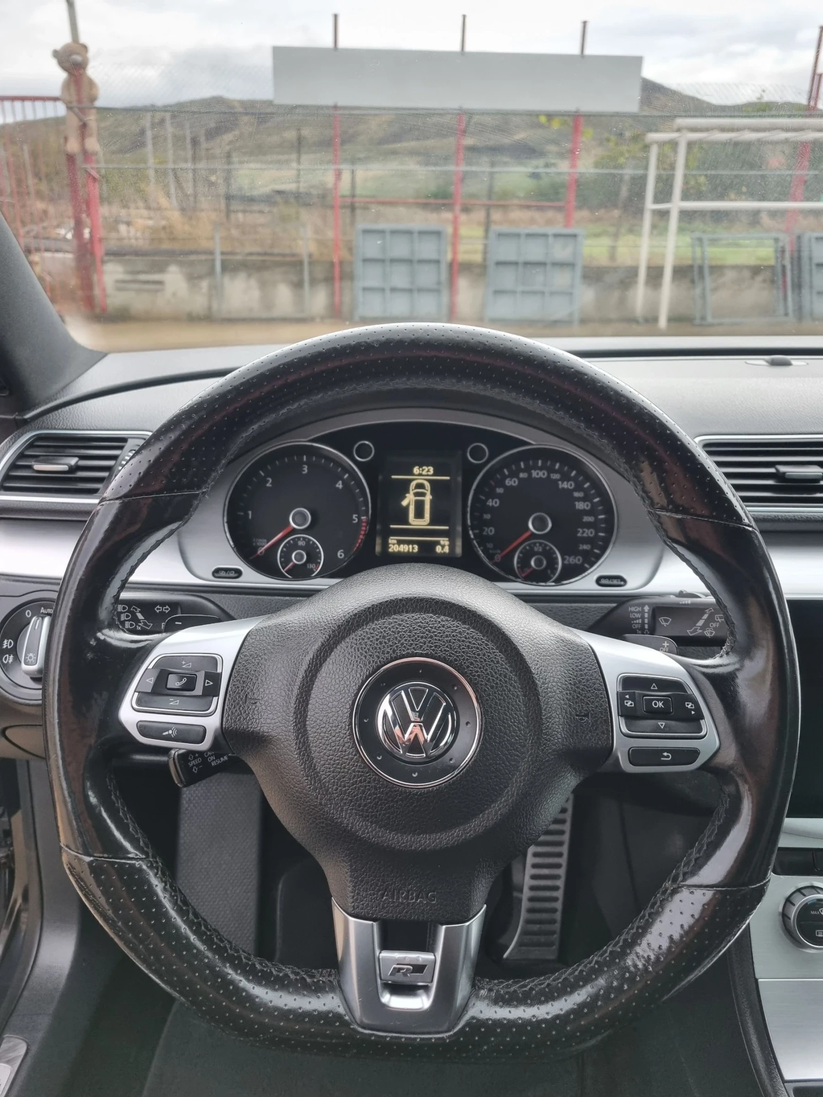 VW Passat 2.0tdi 140.  R-line ! DSG ! | Mobile.bg   14