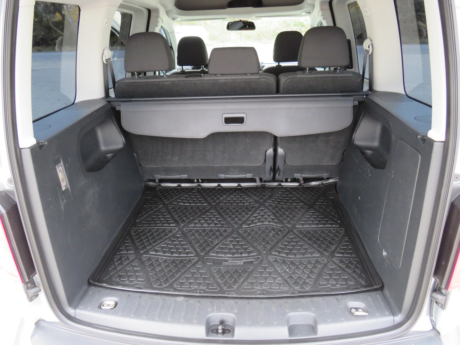 VW Caddy * 2.0TDI DISTRONIC *  | Mobile.bg   14