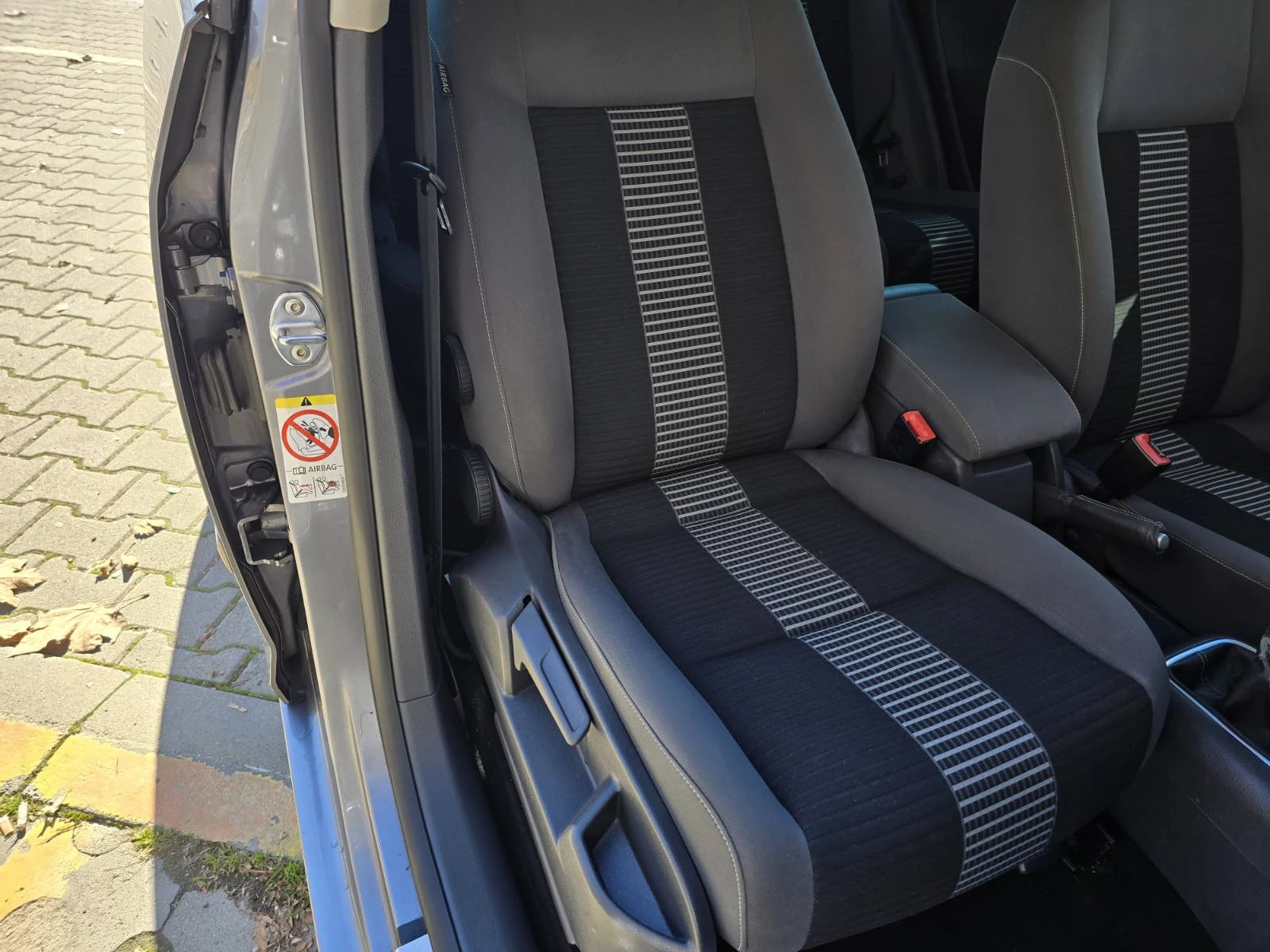 VW Golf Plus  /1.6i//NAVI | Mobile.bg   11