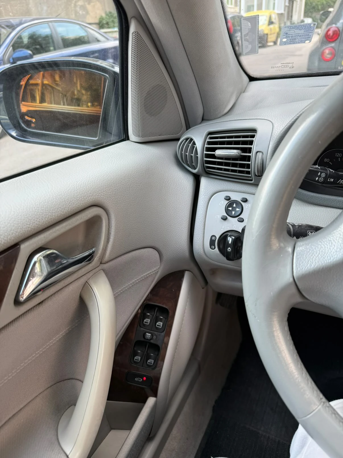 Mercedes-Benz 220  - изображение 10