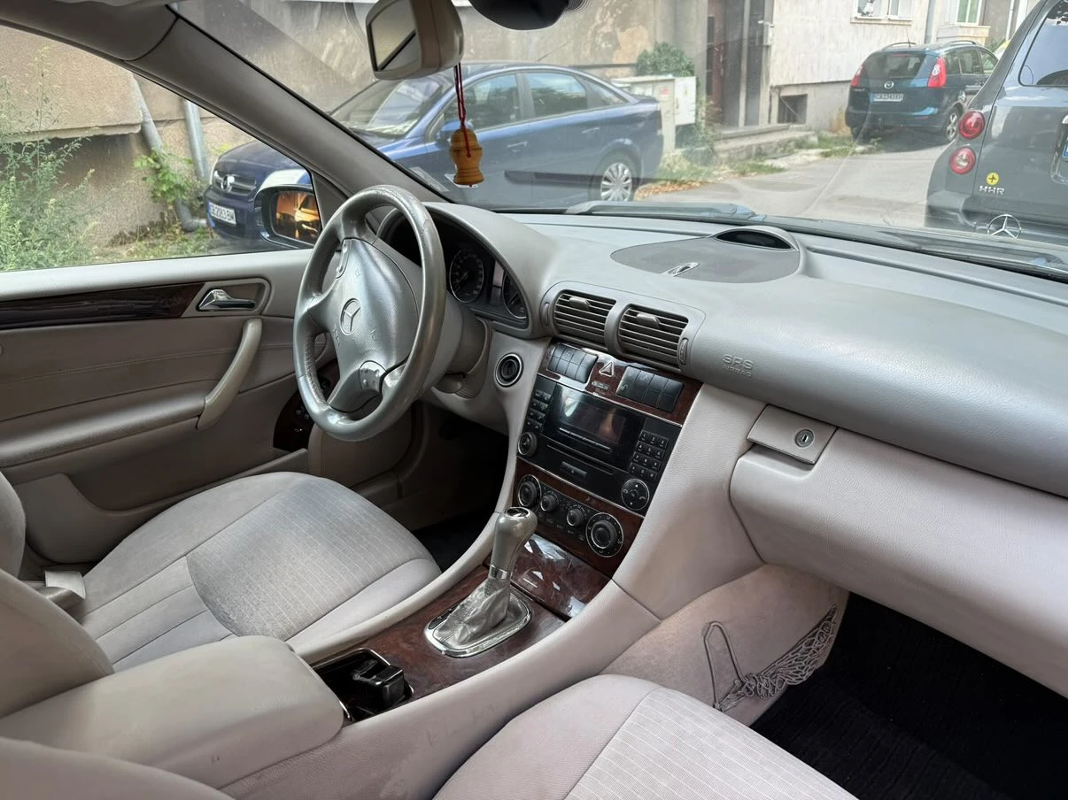 Mercedes-Benz 220 | Mobile.bg   11