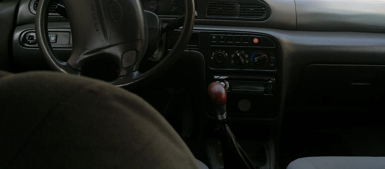 Kia Sephia, снимка 5 - Автомобили и джипове - 53499782