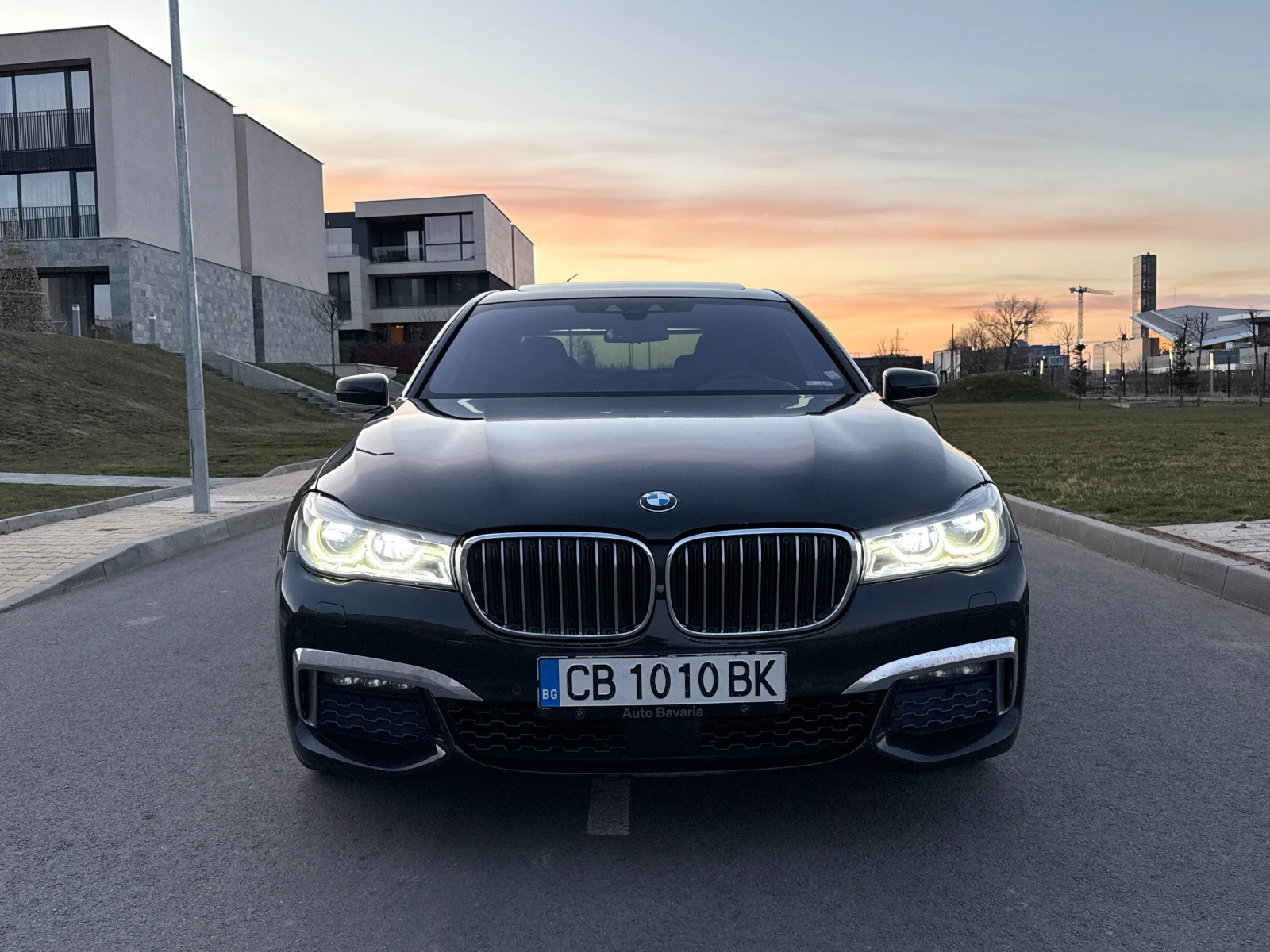 BMW 740 d xDrive LASER // СМЕНЕНИ ВЕРИГИ, снимка 2 - Автомобили и джипове - 53774127