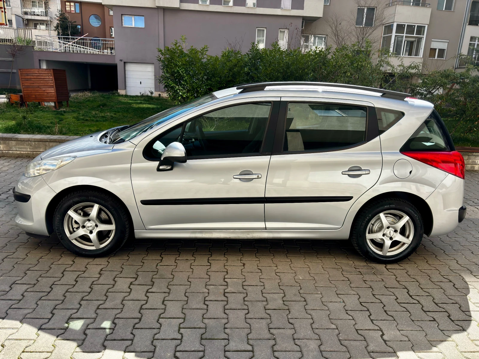 Peugeot 207 1.4 , снимка 8 - Автомобили и джипове - 53824520