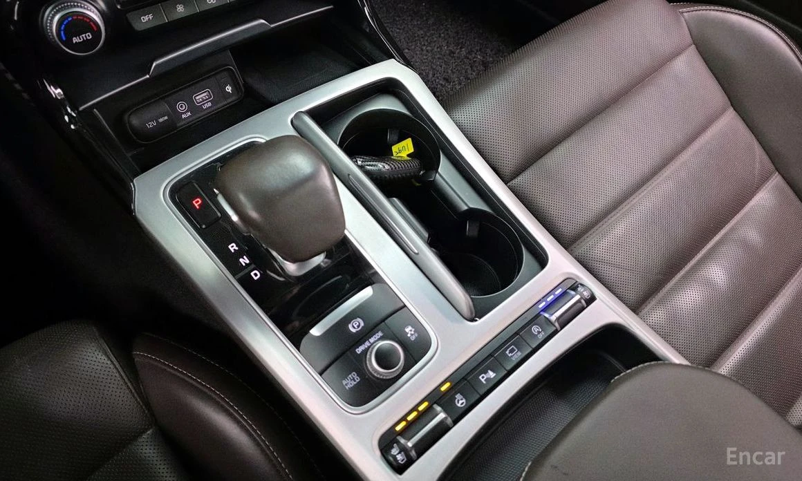 Kia Stinger GT* BREMBO* HEAD-UP* 360 CAM* ОБДУХВАНЕ* ШИБИДАХ, снимка 15 - Автомобили и джипове - 53905607