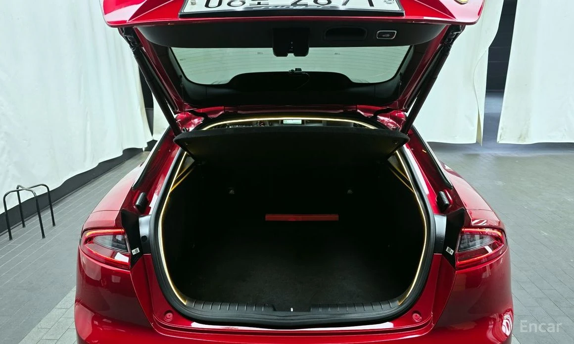 Kia Stinger GT* BREMBO* HEAD-UP* 360 CAM* ОБДУХВАНЕ* ШИБИДАХ, снимка 7 - Автомобили и джипове - 53905607