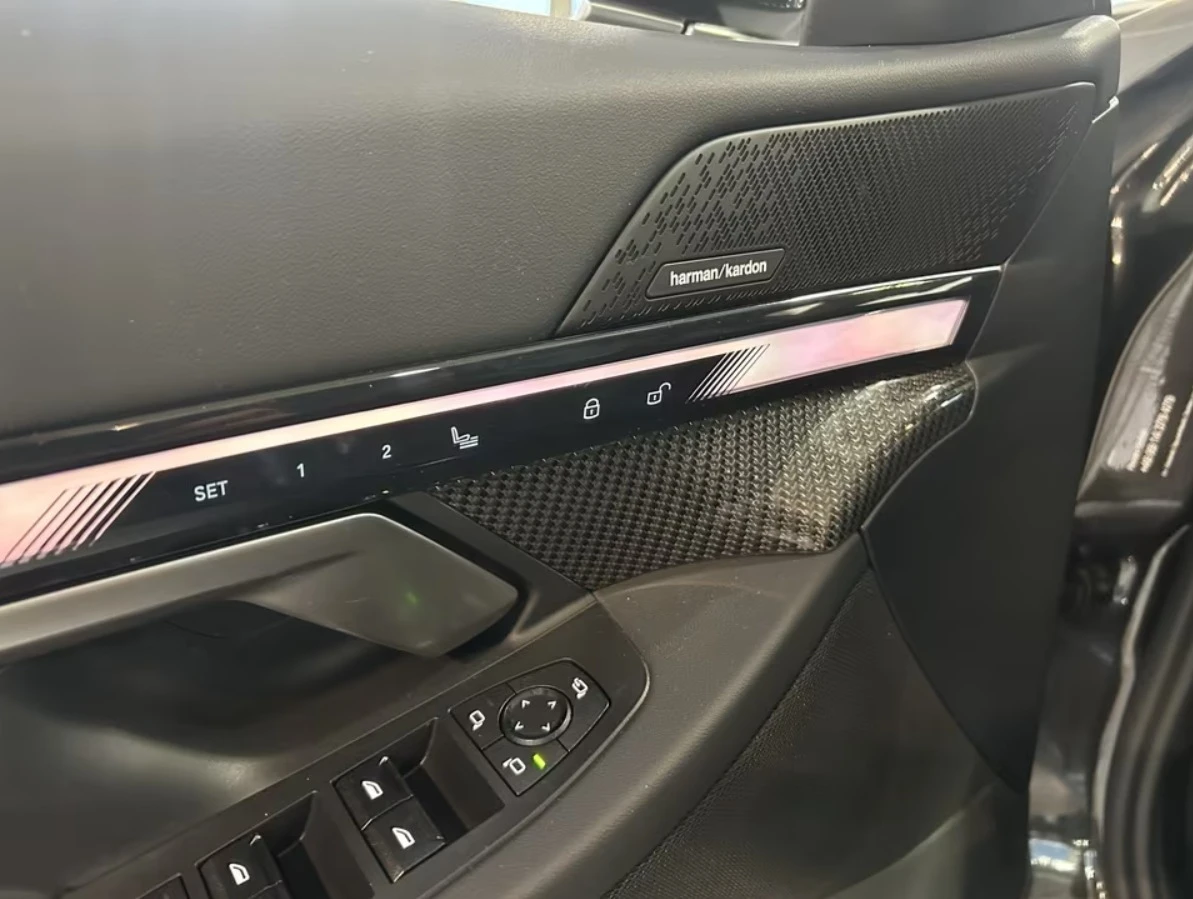 BMW i5 eDrive40* Carbon* Pano* H/K* Memory* HuD, снимка 9 - Автомобили и джипове - 54065659