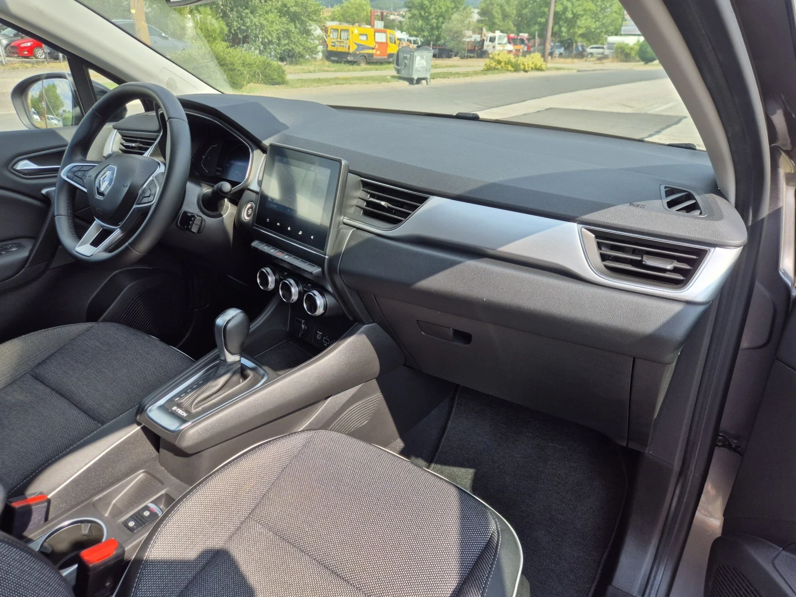 Renault Captur 1.6 E_TECH HYBRID , снимка 14 - Автомобили и джипове - 55050240
