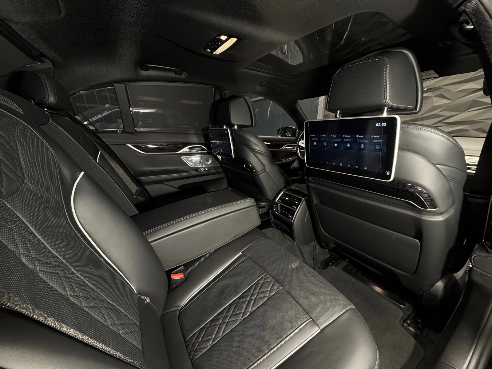 BMW 750 i xDrive M-sportpack 3d B&W* 360* Pano* 3xTV, снимка 8 - Автомобили и джипове - 55895966