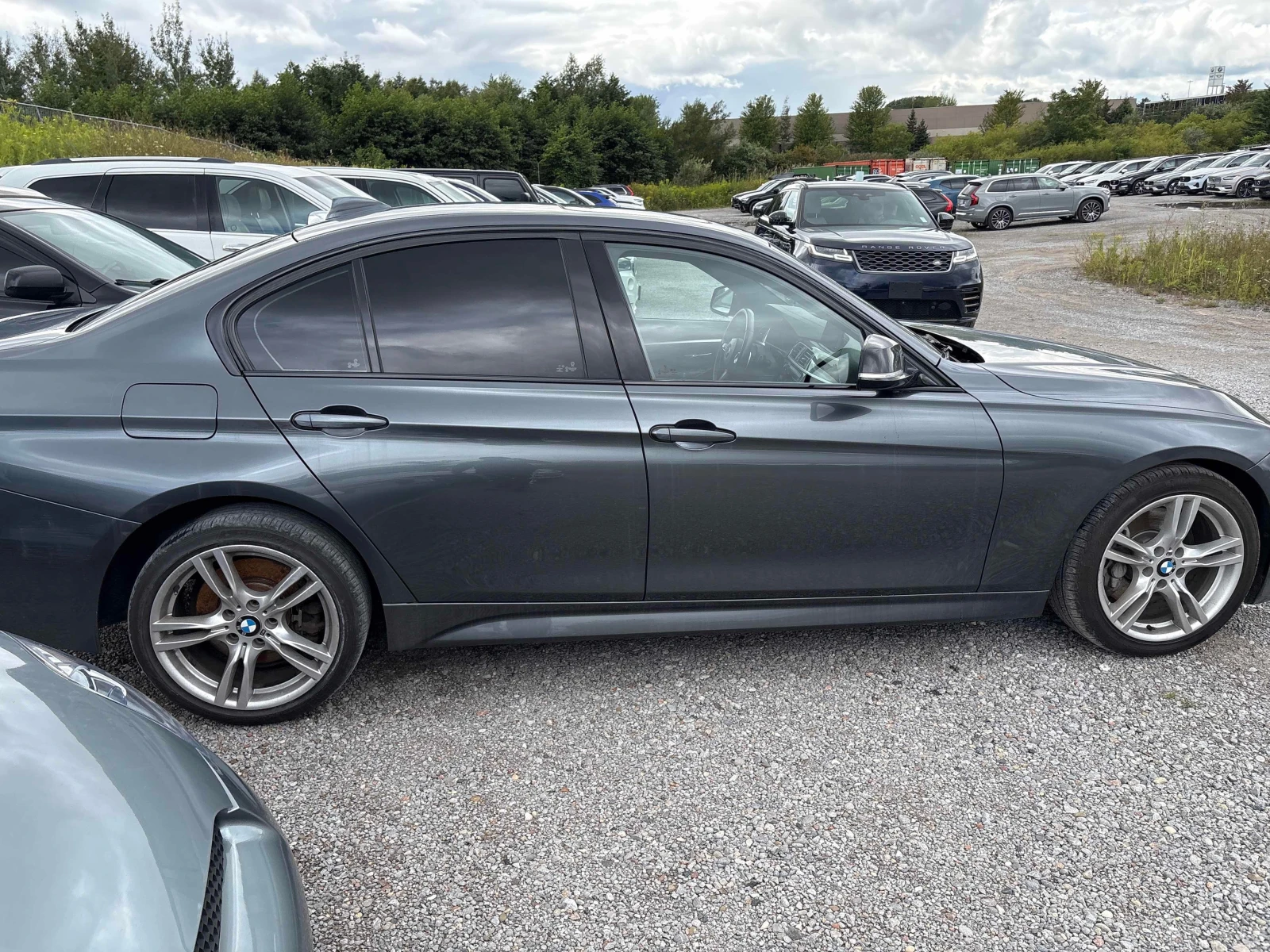 BMW 330 i xDrive | CARFAX | БЕЗ ИНЦИДЕНТИ , снимка 4 - Автомобили и джипове - 56125461