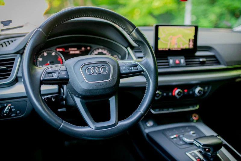 Audi Q5 40 TDI , снимка 9 - Автомобили и джипове - 52309941