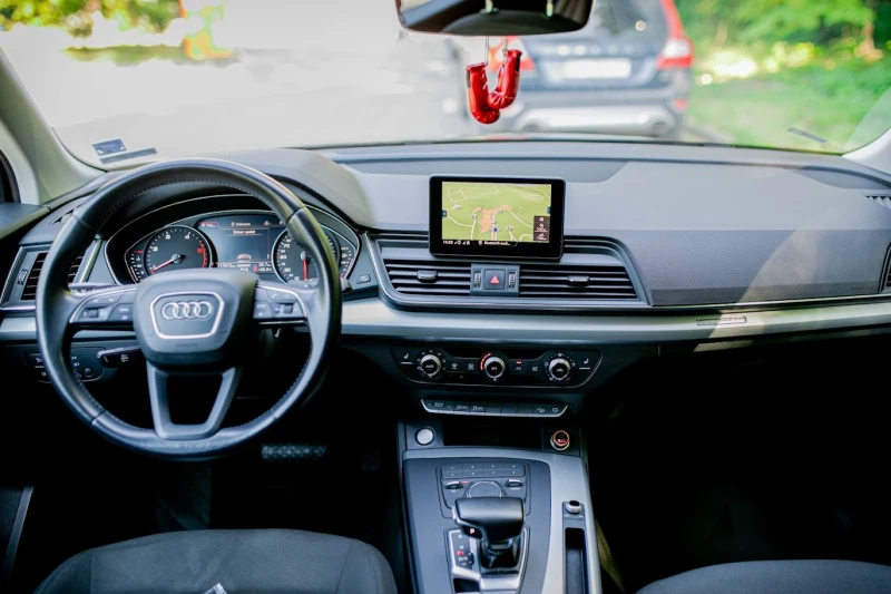 Audi Q5 40 TDI , снимка 8 - Автомобили и джипове - 52309941