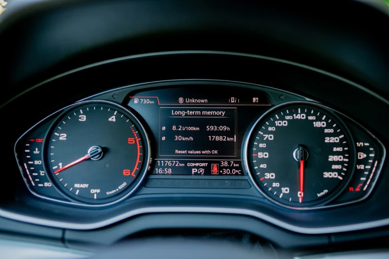 Audi Q5 40 TDI , снимка 11 - Автомобили и джипове - 52309941