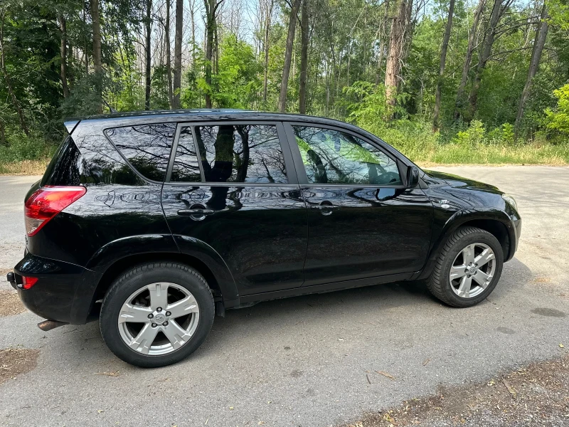 Toyota Rav4 2.2DCAT, снимка 4 - Автомобили и джипове - 50931282