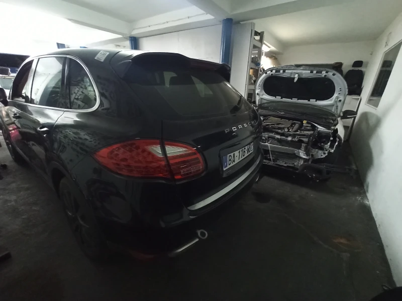 Porsche Cayenne 3.0 TDI , снимка 2 - Автомобили и джипове - 52882341