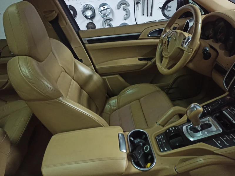 Porsche Cayenne 3.0 TDI , снимка 5 - Автомобили и джипове - 52882341