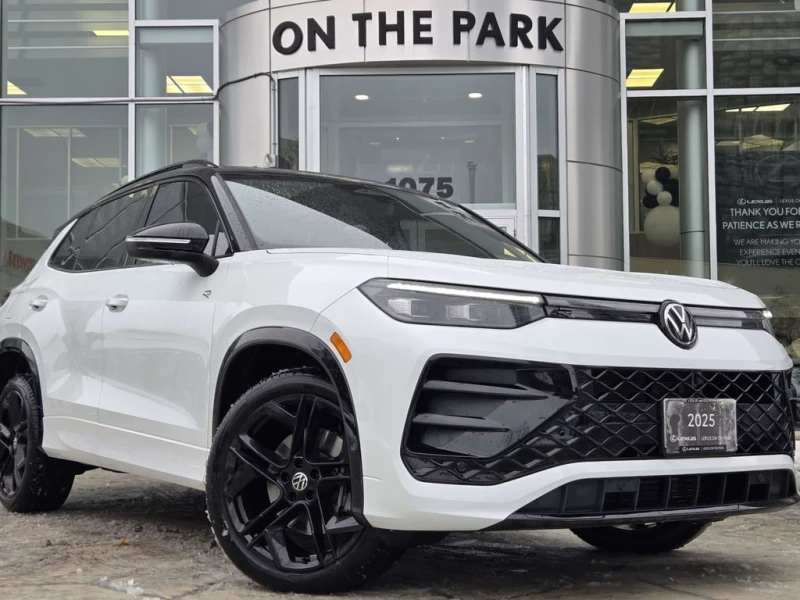 VW Tiguan * 4 Motion SE R Line Black * CARFAX * ЦЕНА ДО БГ, снимка 5 - Автомобили и джипове - 53254144