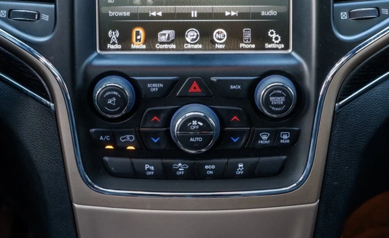 Jeep Grand cherokee Summit * * Air Ride * * Обдухване * * Harmon * * , снимка 10 - Автомобили и джипове - 53311317