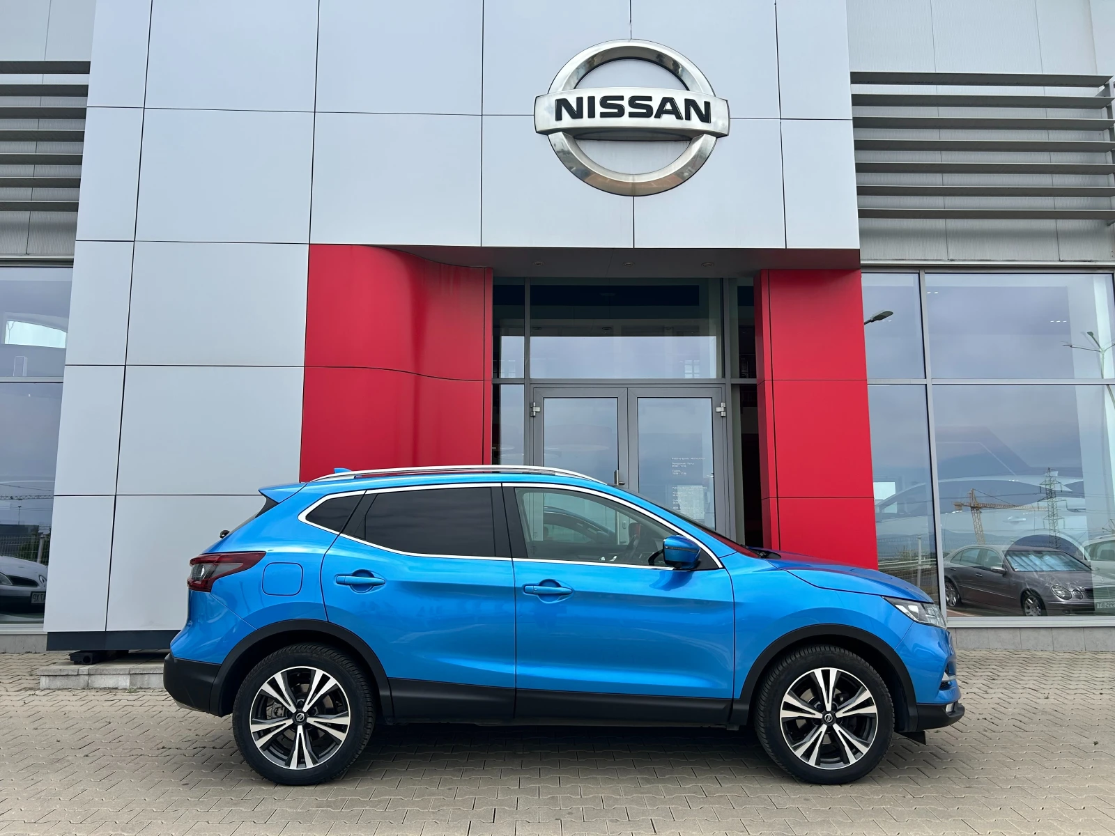 Nissan Qashqai 1.3 DIG-T N-Connecta A/T - изображение 2