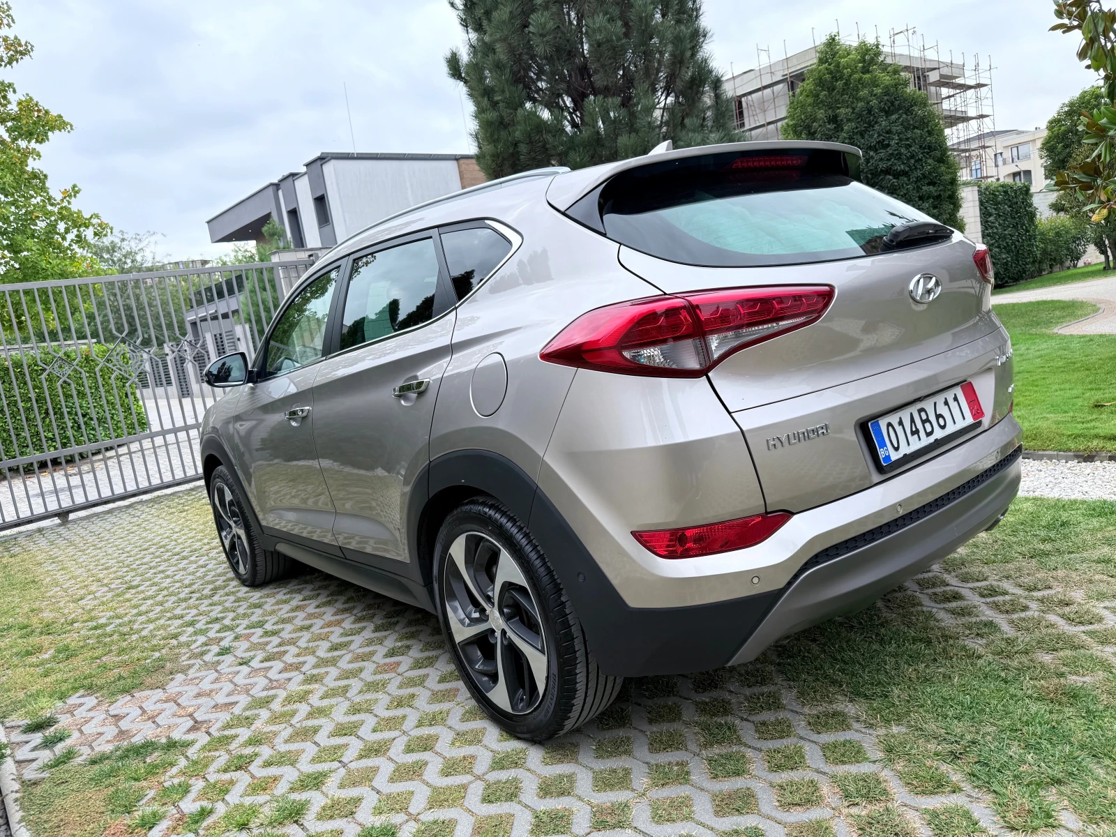 Hyundai Tucson 2.0CRDi* Premium* 4WD - изображение 3