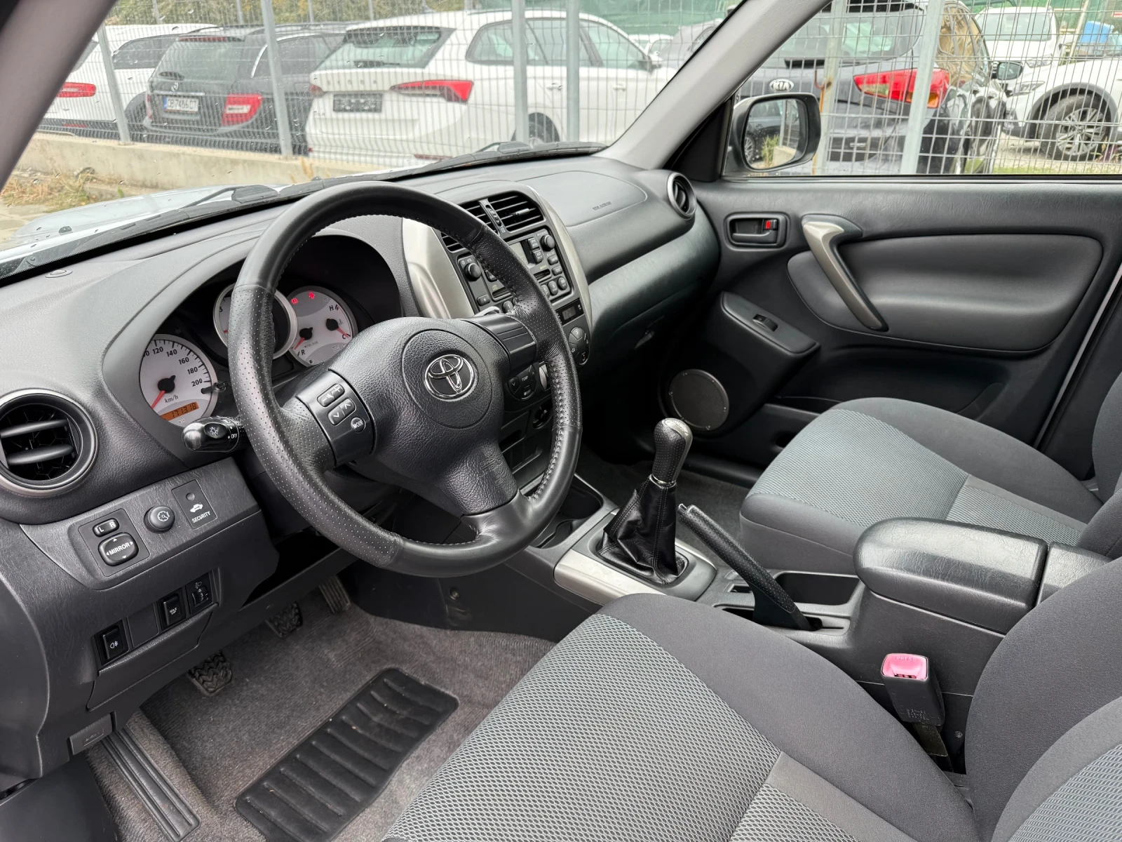 Toyota Rav4 2.0 D4D 116kc 4x4 173000km, снимка 12 - Автомобили и джипове - 53840543