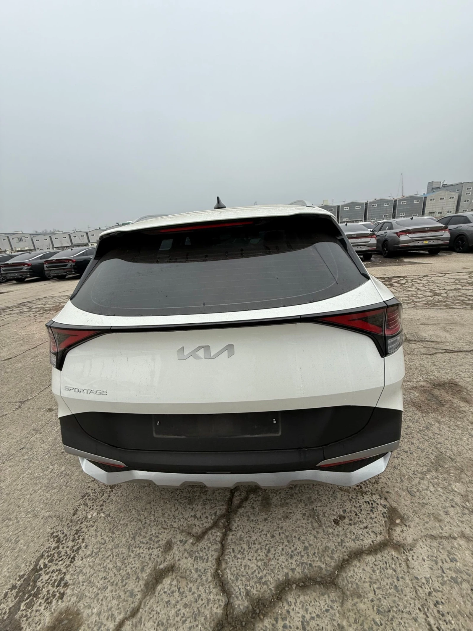 Kia Sportage 2.0 CRDI - OЧАКВАН ВНОС, снимка 3 - Автомобили и джипове - 54616606