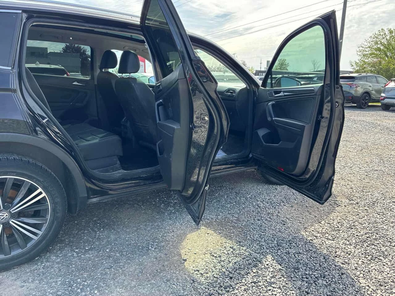 VW Tiguan Highline / FENDER / CAMERA / АВТОКРЕДИТ , снимка 16 - Автомобили и джипове - 54651843