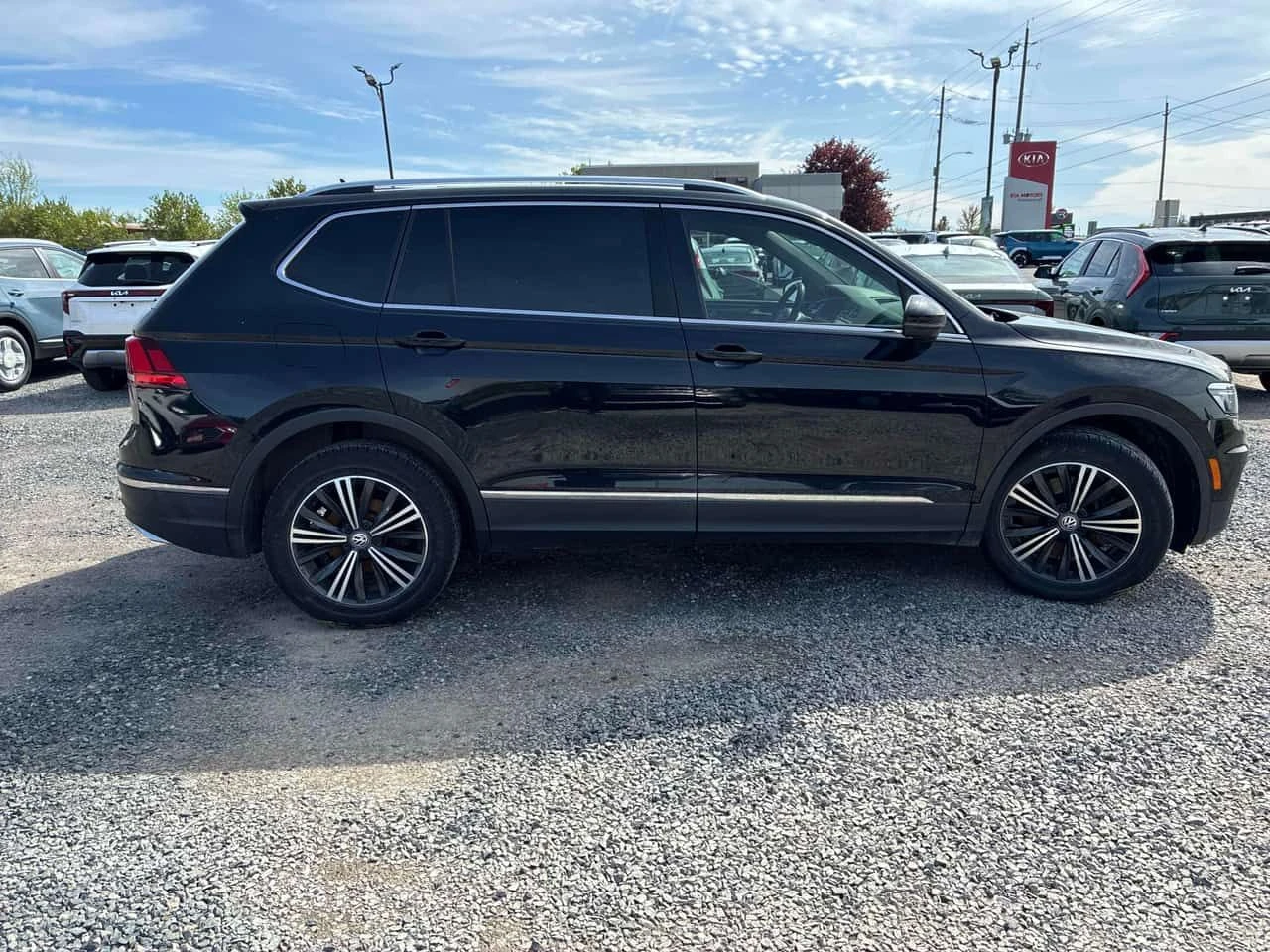 VW Tiguan Highline / FENDER / CAMERA / АВТОКРЕДИТ , снимка 3 - Автомобили и джипове - 54651843