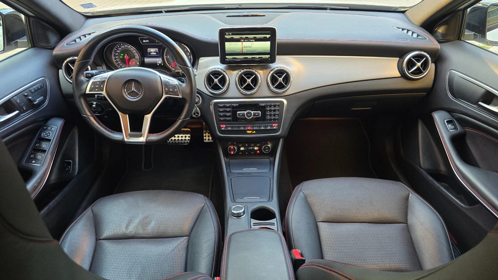 Mercedes-Benz GLA 220 CDI AMG Line 4MATIC, снимка 10 - Автомобили и джипове - 55303715