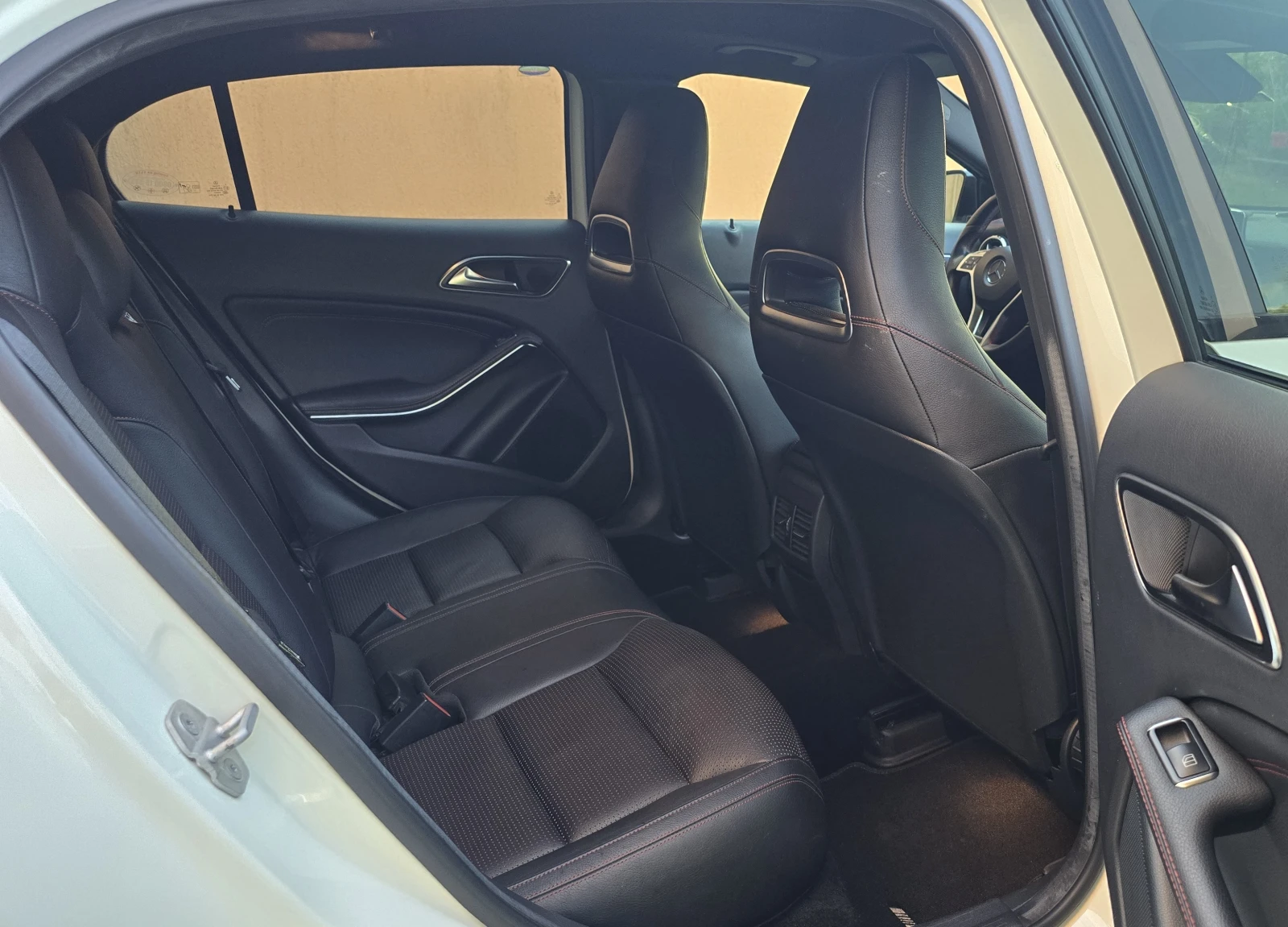 Mercedes-Benz GLA 220 CDI AMG Line 4MATIC, снимка 13 - Автомобили и джипове - 55303715