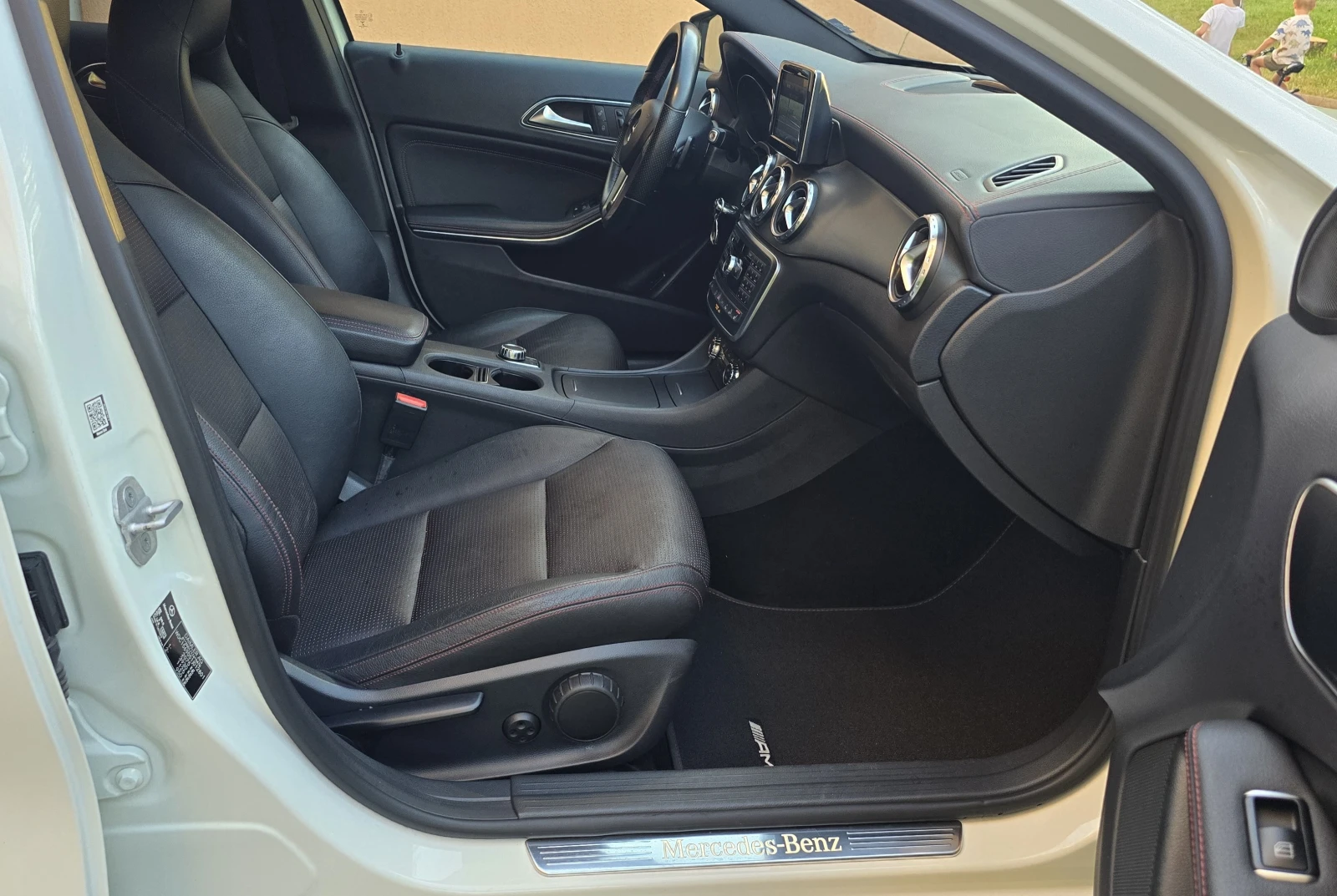 Mercedes-Benz GLA 220 CDI AMG Line 4MATIC, снимка 12 - Автомобили и джипове - 55303715