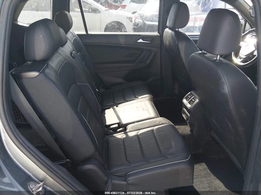 VW Tiguan SEL* PREMIUM* R-LINE* 4MOTION* КАМЕРА* ПОДГРЕВ* , снимка 11 - Автомобили и джипове - 55990711