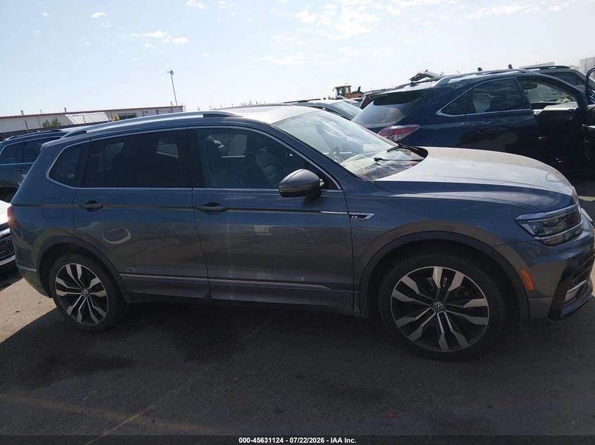 VW Tiguan SEL* PREMIUM* R-LINE* 4MOTION* КАМЕРА* ПОДГРЕВ* , снимка 4 - Автомобили и джипове - 55990711