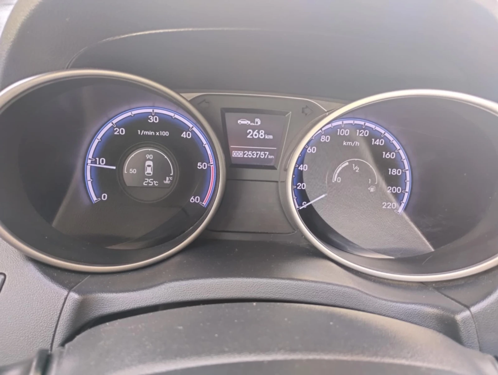 Hyundai IX35, снимка 7 - Автомобили и джипове - 56167412