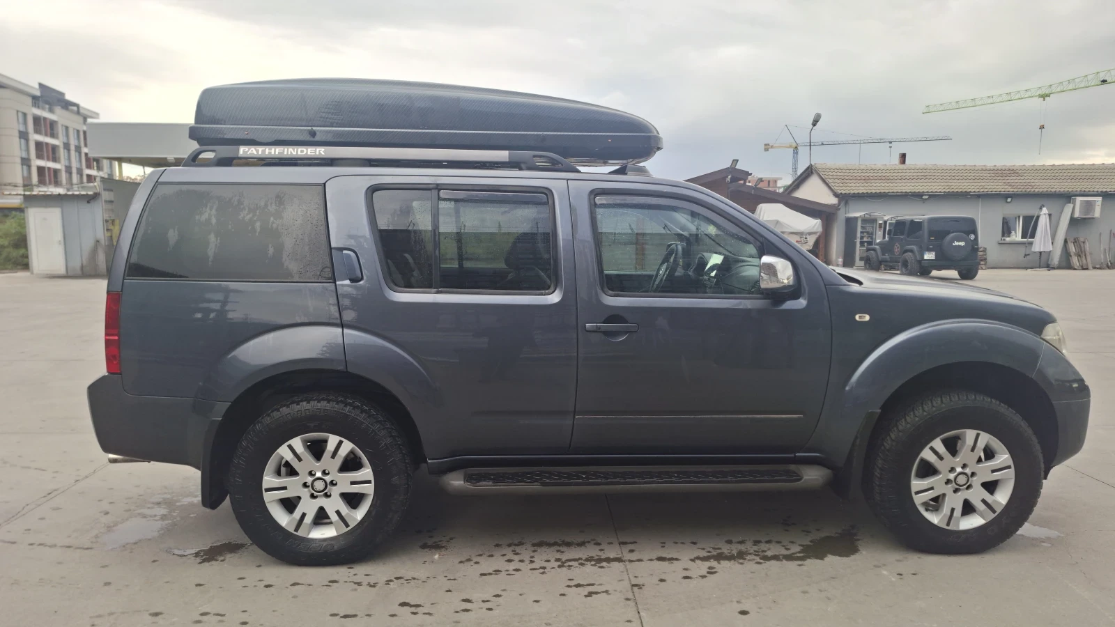 Nissan Pathfinder, снимка 4 - Автомобили и джипове - 56620979