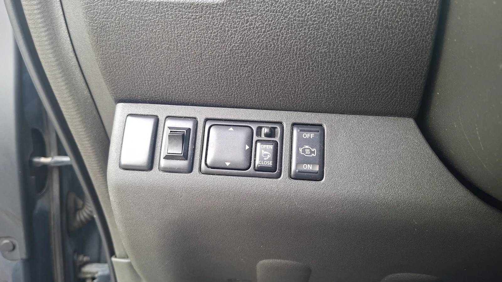 Nissan Pathfinder, снимка 11 - Автомобили и джипове - 56620979