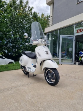 Vespa 300, снимка 2