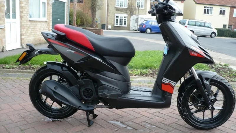 Aprilia Sr 125 Motard 2017 Sport, снимка 13 - Мотоциклети и мототехника - 52347005