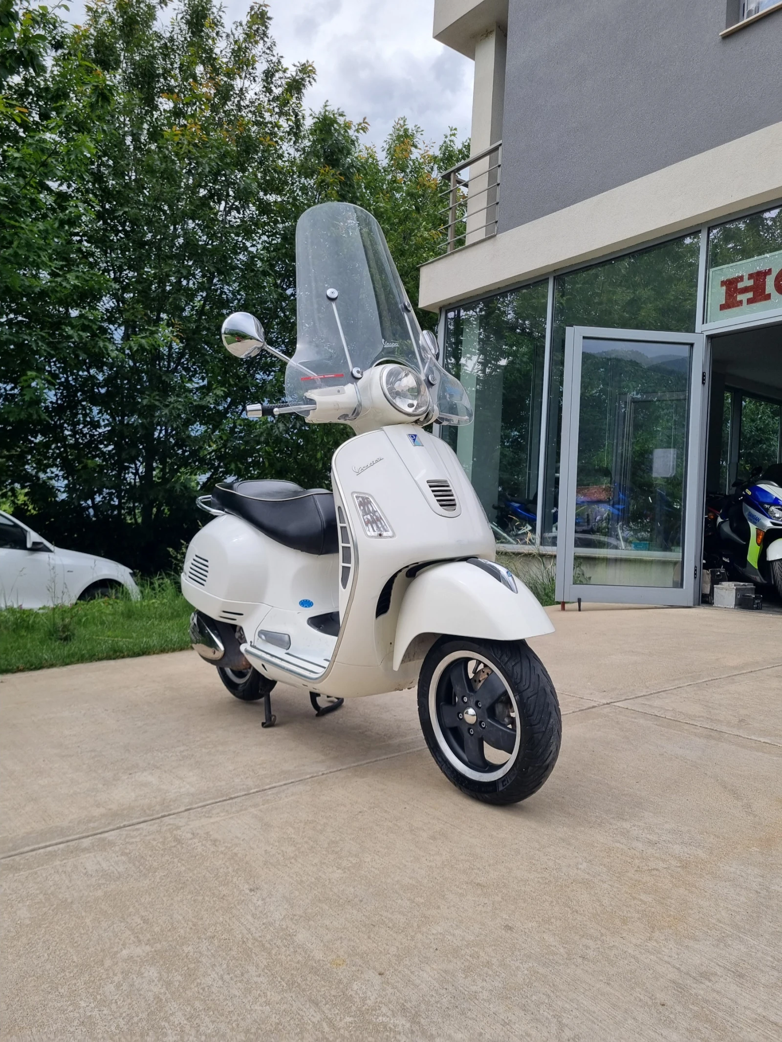 Vespa 300  - изображение 2