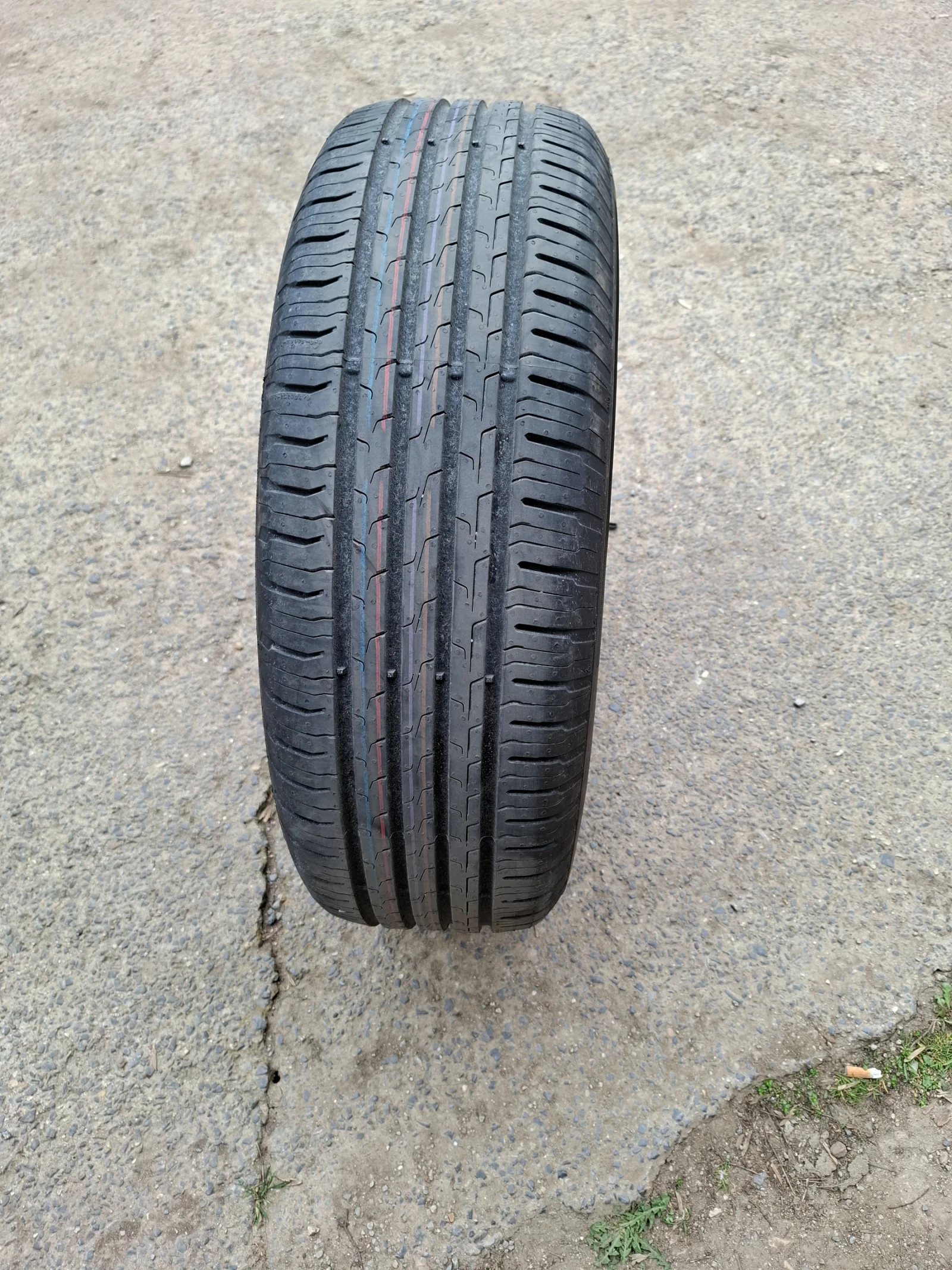 Гуми Летни 215/65R17, снимка 2 - Гуми и джанти - 53934490