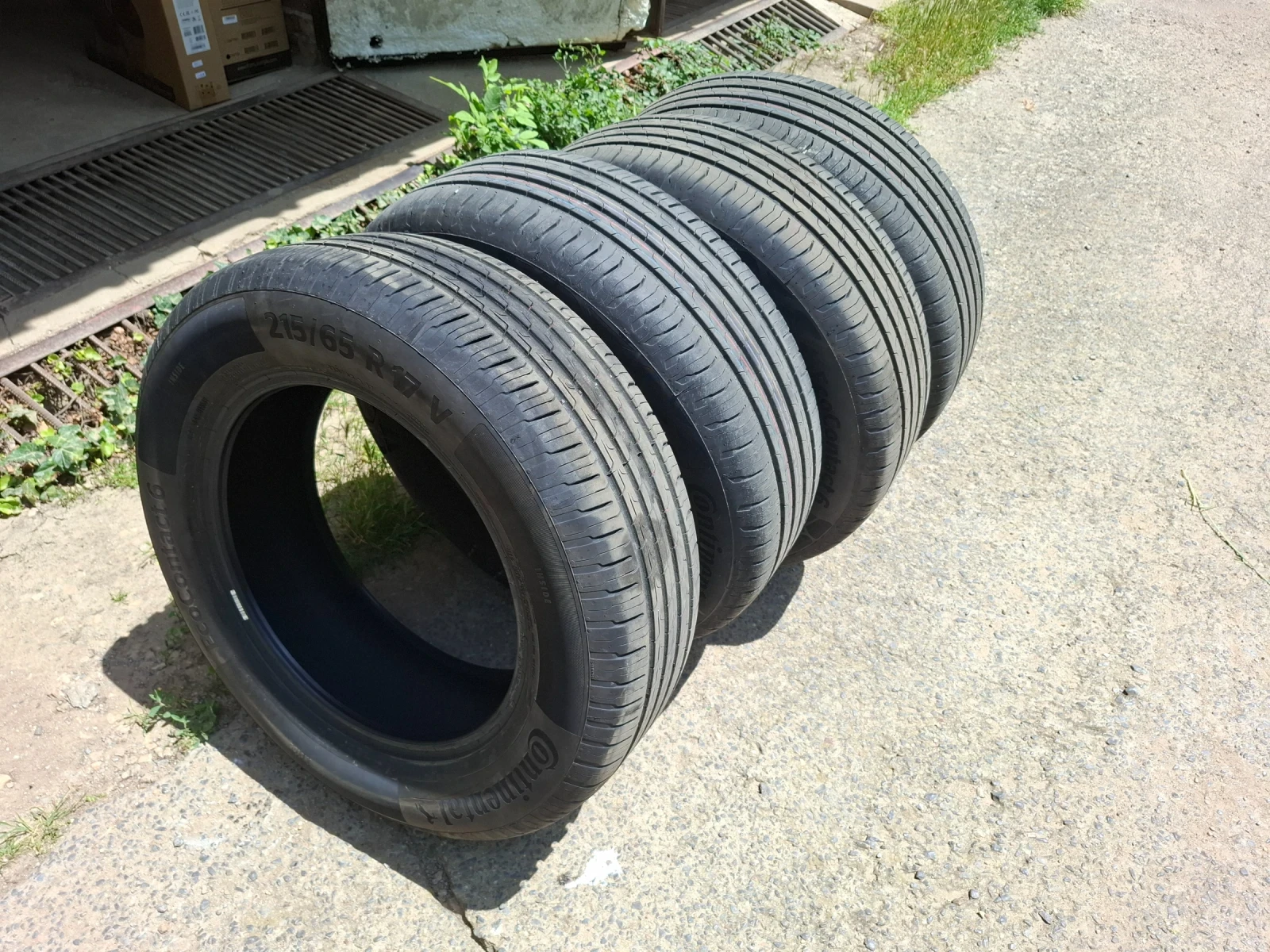 Гуми Летни 215/65R17, снимка 3 - Гуми и джанти - 54185311
